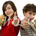 How to Bring Healthier Foods to Your Child's School Cafeteria